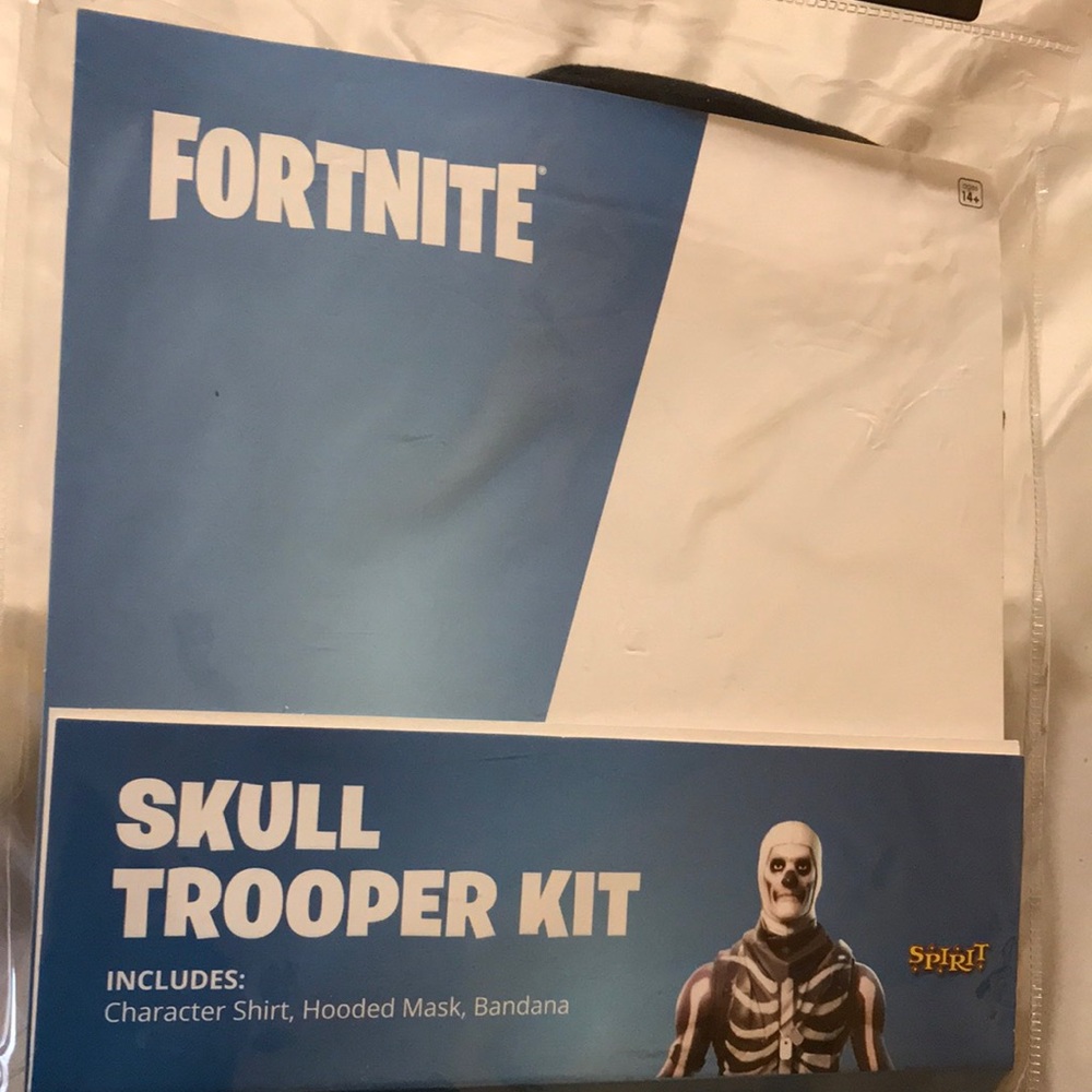 Halloween Fortnite Costume size Large
